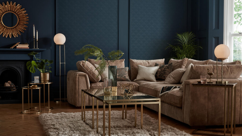 How Chaise Sofas Differ From Standard Lounge Designs